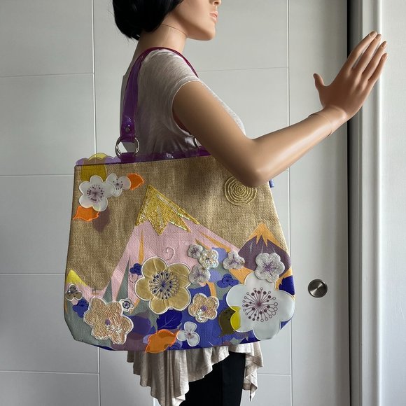 Sequin Tote - Picture 2 of 16